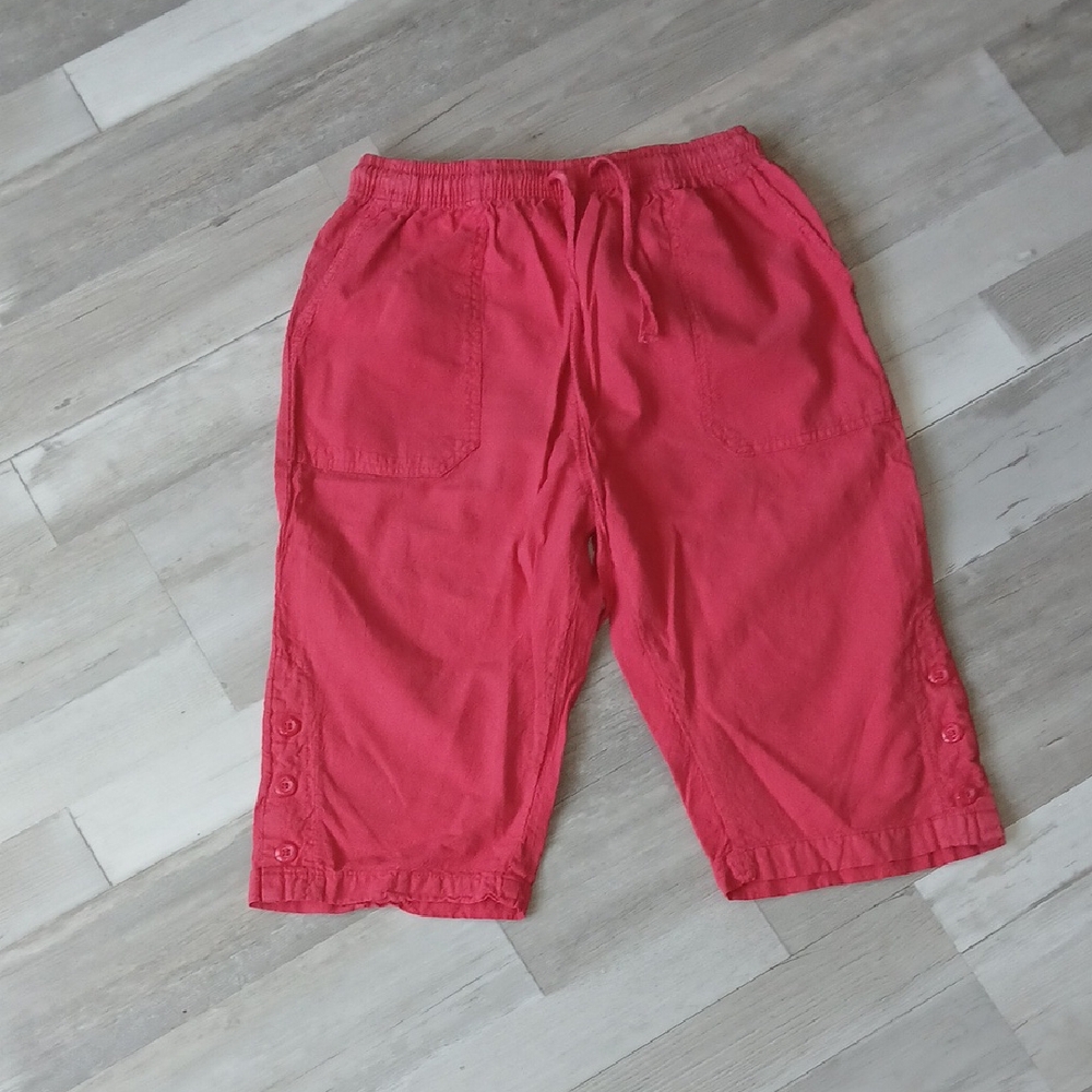 Red Cropped Pants with Button Detail